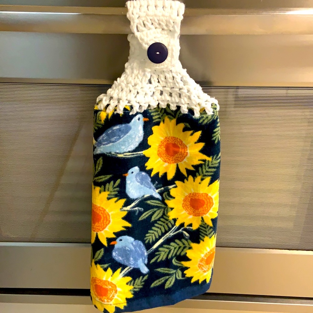 Hand Crafted Crocheted Top Sunflowers Hanging Kitchen or Bathroom Hand Towels - Picture 5 of 7